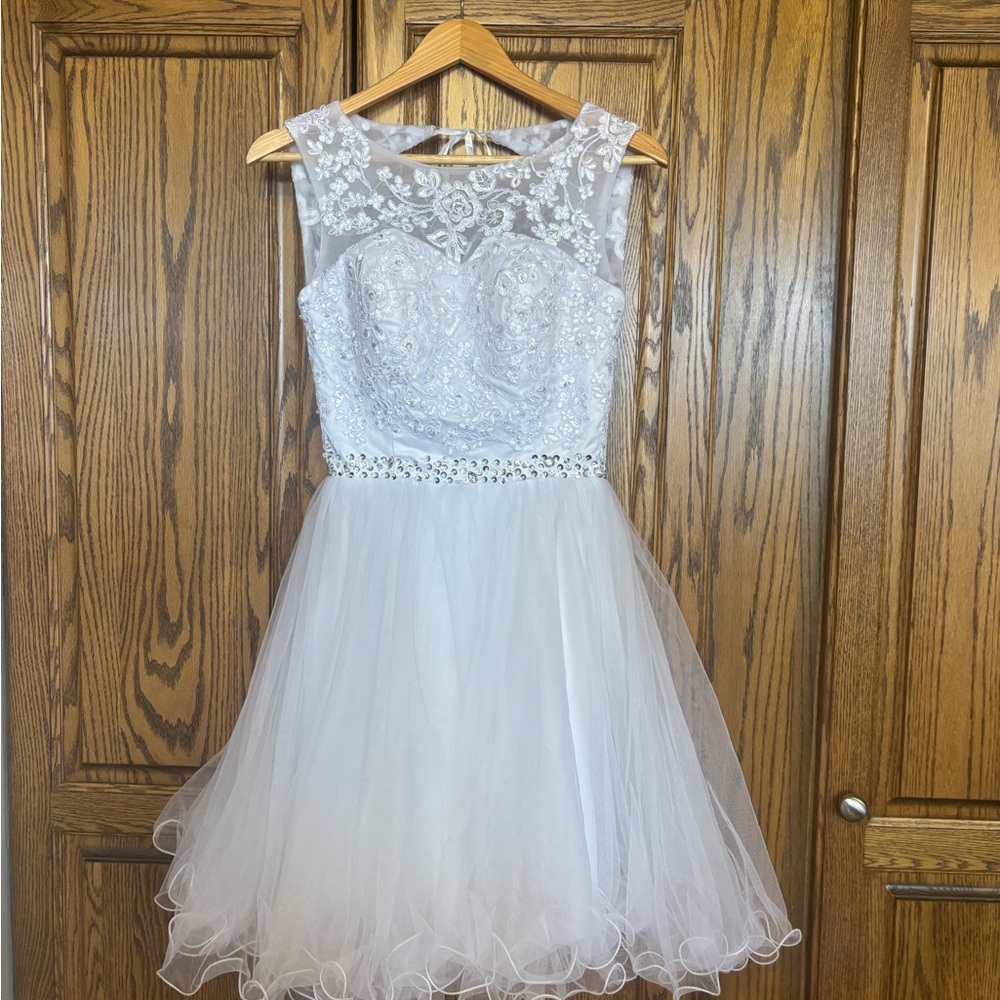 Elegant White Lace grad Dress size 2